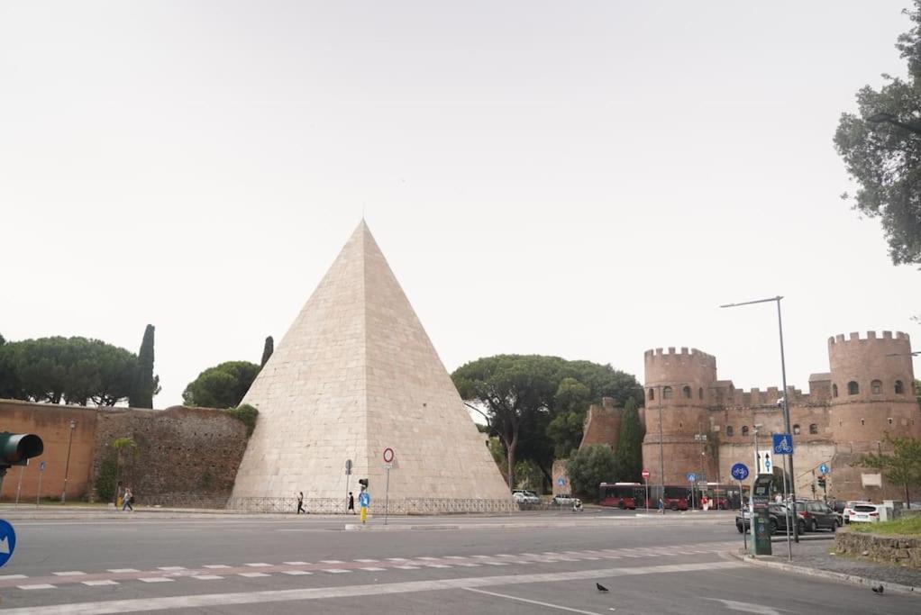 Domus Piramide Apartamento Roma